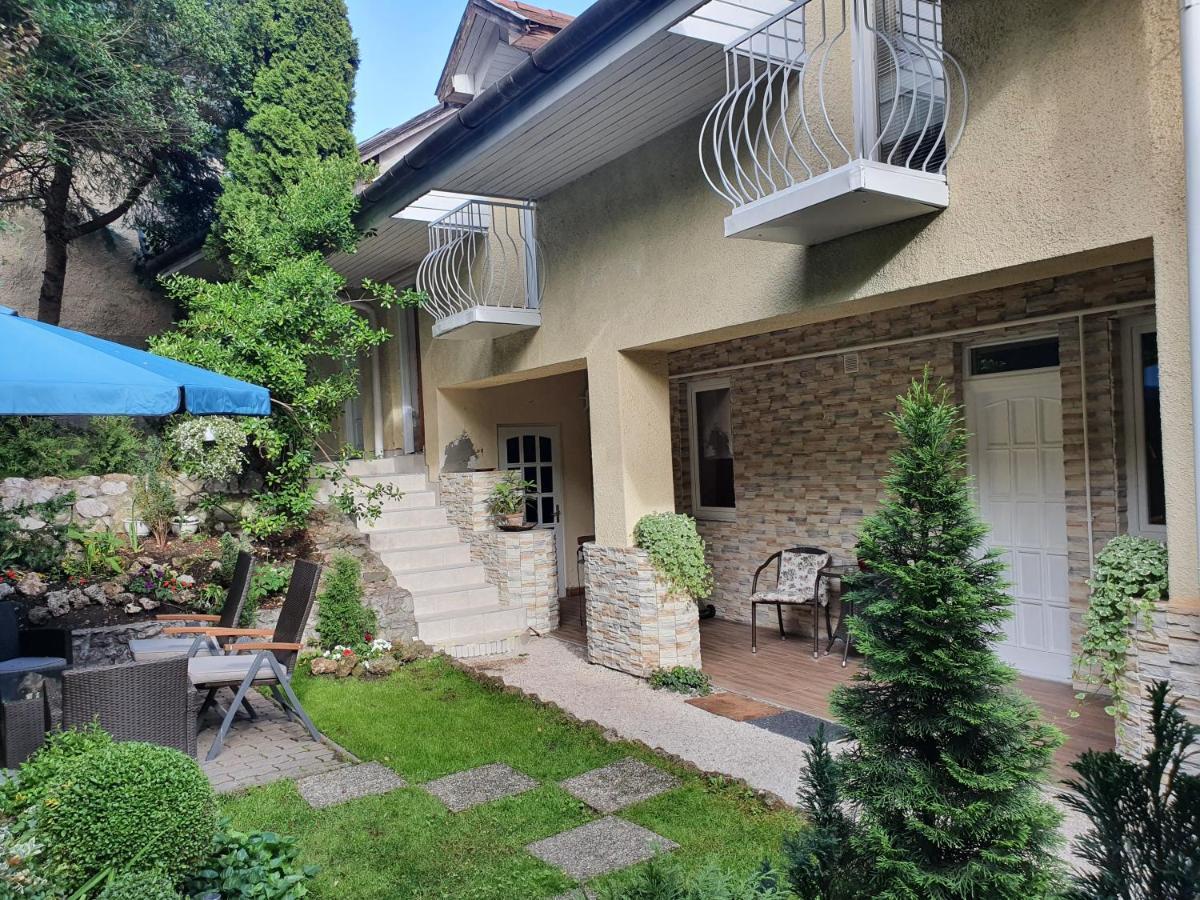 Hotel Romantik Егер Екстериор снимка