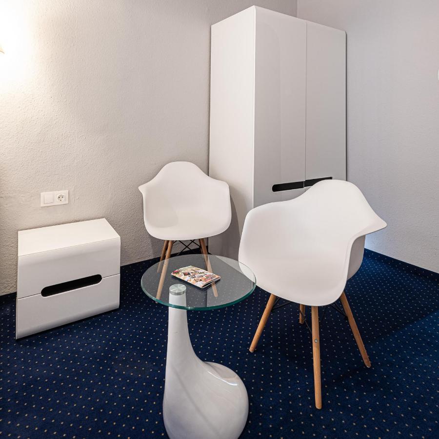 Hotel Romantik Егер Екстериор снимка