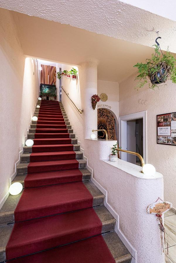 Hotel Romantik Егер Екстериор снимка