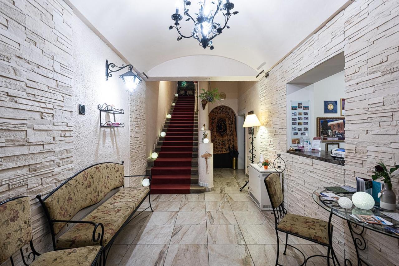 Hotel Romantik Егер Екстериор снимка
