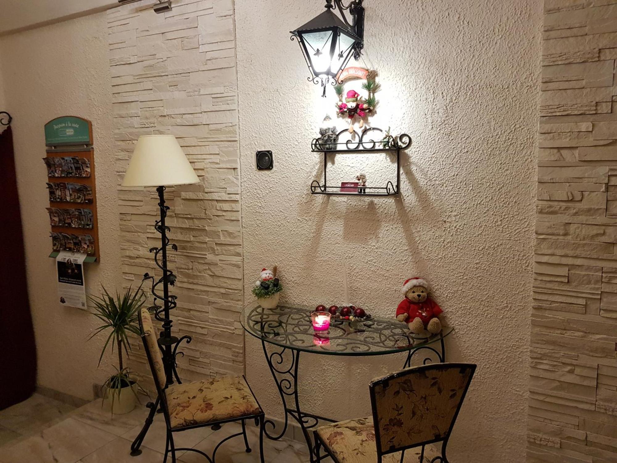Hotel Romantik Егер Екстериор снимка