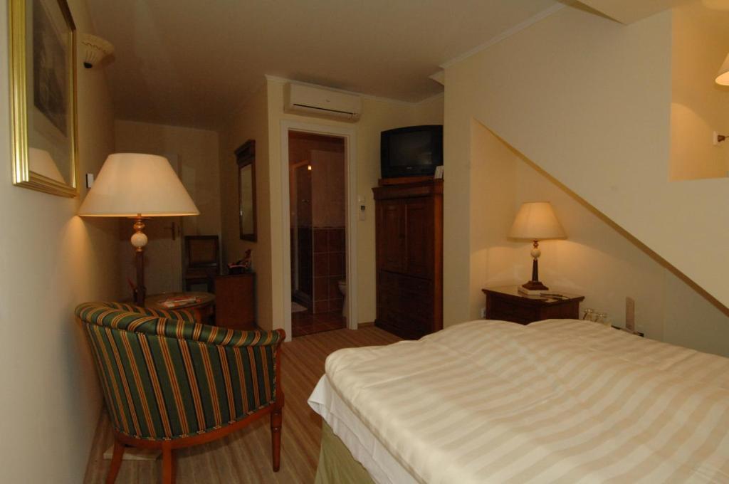 Hotel Romantik Егер Стая снимка