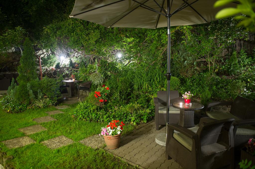Hotel Romantik Егер Екстериор снимка