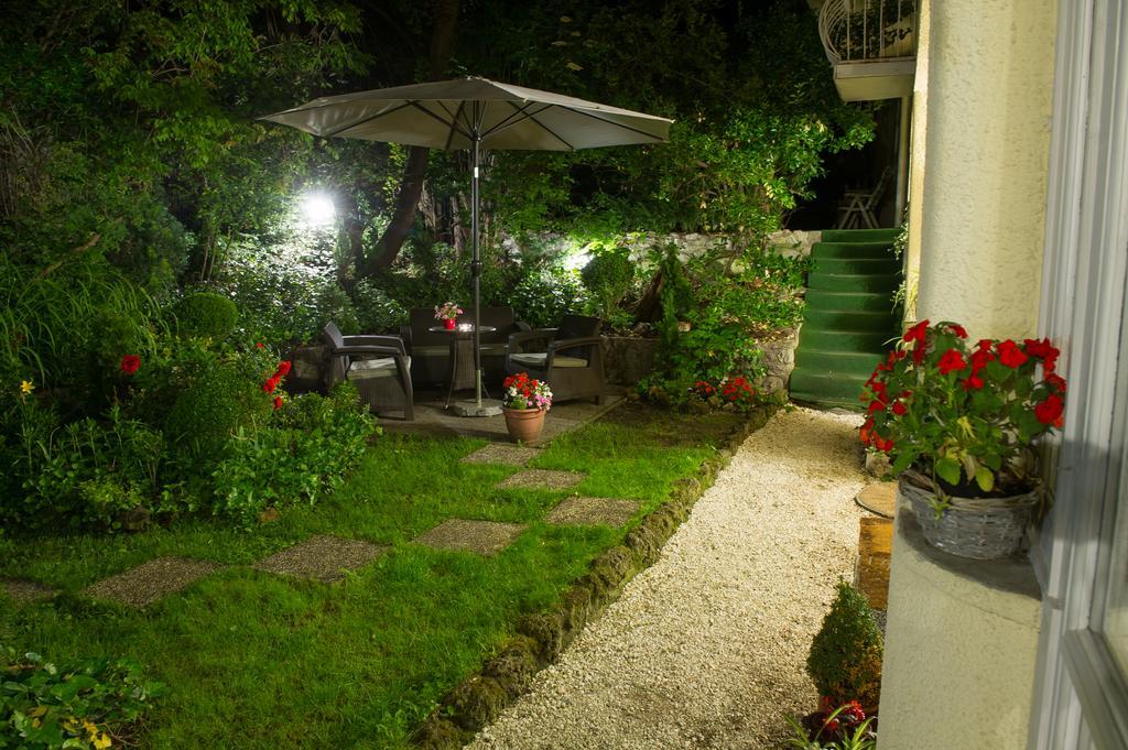 Hotel Romantik Егер Екстериор снимка